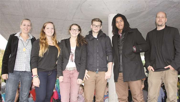 Die neue Schülervertretung des Are-Gymnasiums gemeinsam mit den Verbindungslehrern. privat