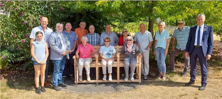 Die neue Seniorenbank in Thür.