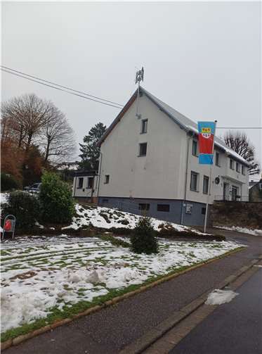 Die neue Sirenenanlage befindet sich am Dorfgemeinschaftshaus „Zur Linde“.  Quelle: Gemeinde Caan