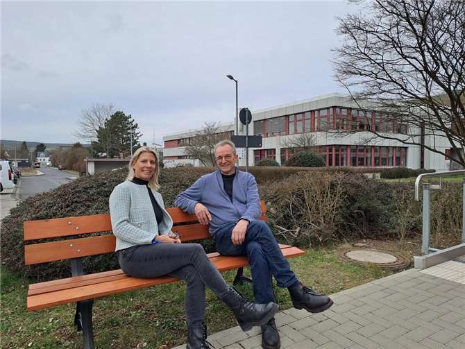 Die neue Sitzmöglichkeit im Außenbereich.  Foto: NTRA