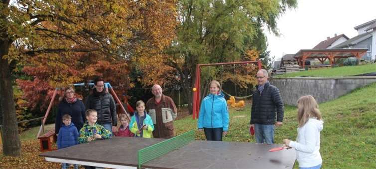 Die neue TT-Platt wurde vom Nachwuchs gleich in Beschlag genommen und als „ganz ok“ eingestuft.