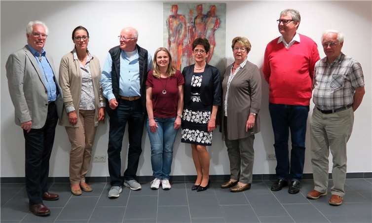 Die neue Vorsitzende der DTG, Susanne Kotschwar, und ihr Führungsteam: v.l. Gerhard Wick, Anja Meuer, Dieter Bausch, Elke Alexander, Susanne Kotschwar, Inge Wick, Dr. Michael Krekel und Berthold Meuer.Guido Feig