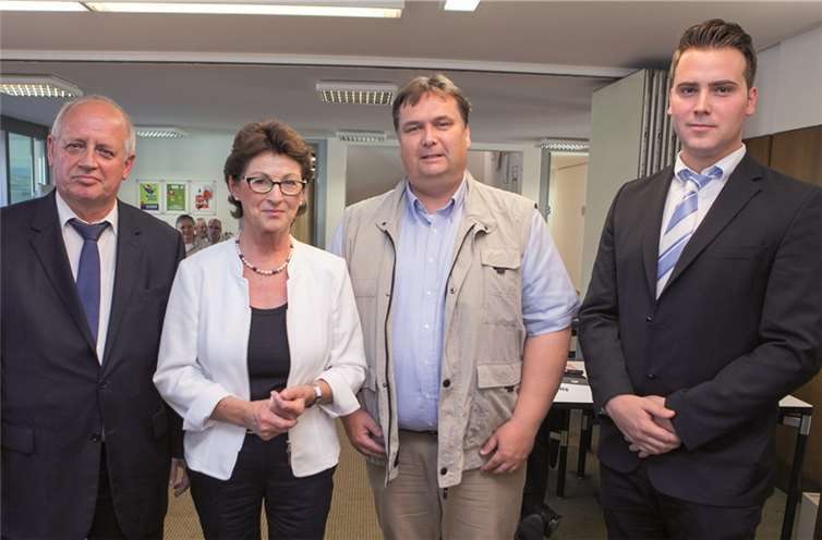 Die neue Wachtberger Gemeindespitze (v.l.): Dritter stellvertretender Bürgermeister Paul Lägel (SPD), Bürgermeisterin Renate Offergeld (SPD), erster Stellvertreter Oliver Henkel (Grüne) und zweiter Stellvertreter Christian Stock (CDU). JOST