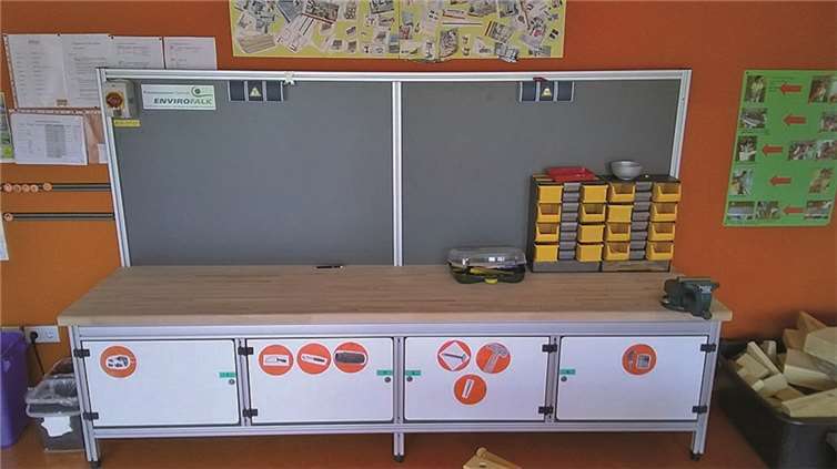 Die neue Werkbank ist voll auf die Bedürfnisse der Kinder zugeschnitten. privat