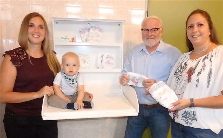 Die neue Wickel Bar kommt bei den Eltern gut an. Privat