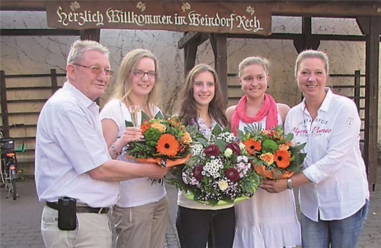 Die neue Winzerkönigin und ihre Prinzessinnen wurden in Rech vorgestellt. Fix