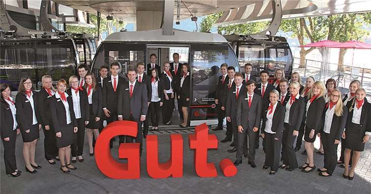 Die neuen Auszubildenden in der Talstation der Seilbahn am Deutschen Eck in Koblenz. Privat