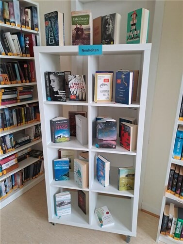 Die neuen Bücher werden gesondert ausgestellt.