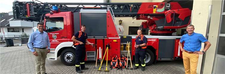 Die neuen Einsatzmaterialien helfen den Freiwilligen bei der Brandbekämpfung. Foto: privat