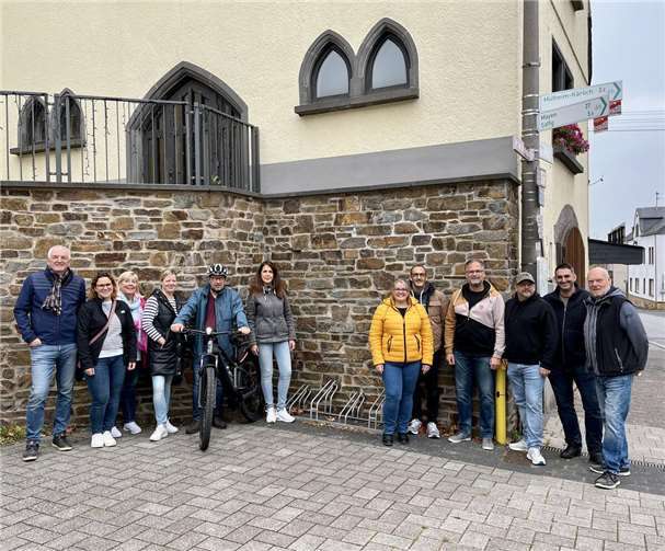 Die neuen Fahrradständer. Foto: CDU Kettig