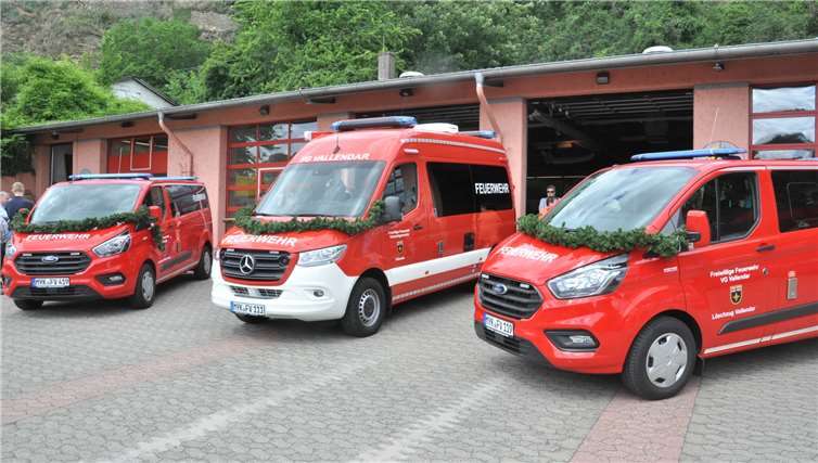 Die neuen Fahrzeuge der Feuerwehr Vallendar. Fotos: J. Luecker www.foto-shark.com