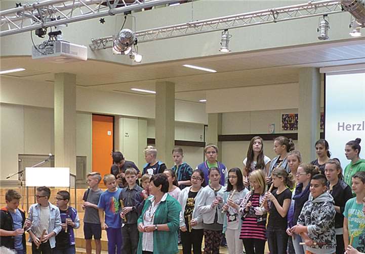 Die neuen Fünftklässler wurden auf der St. Thomas Realschule Plus auf das Herzlichste willkommen geheißen. privat