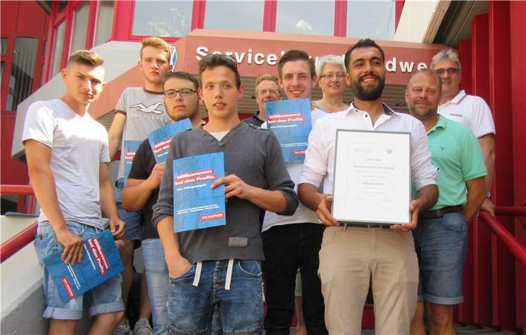 Die neuen Gesellen der Baugewerks-Innung Rhein-Mosel-Eifel. Foto: privat