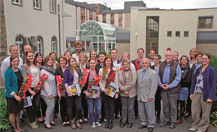 Die neuen Gesundheits- und Krankenpfleger/innen wurden gebührend verabschiedet.privat