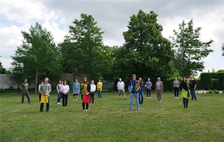 Die neuen Heilerziehungspflegerinnen/-pfleger des Caritas Zentrums mit ihren Ausbildungsverantwortlichen. Foto: Caritas Zentrum, Mendig