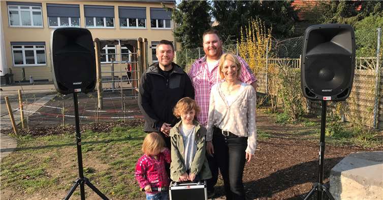 Die neuen Lautsprecherboxen werden zur akustischen Beschallung auf Veranstaltungen der Kita und der Grundschule dienen. Foto: privat