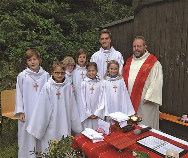 Die neuen Messdiener. privat