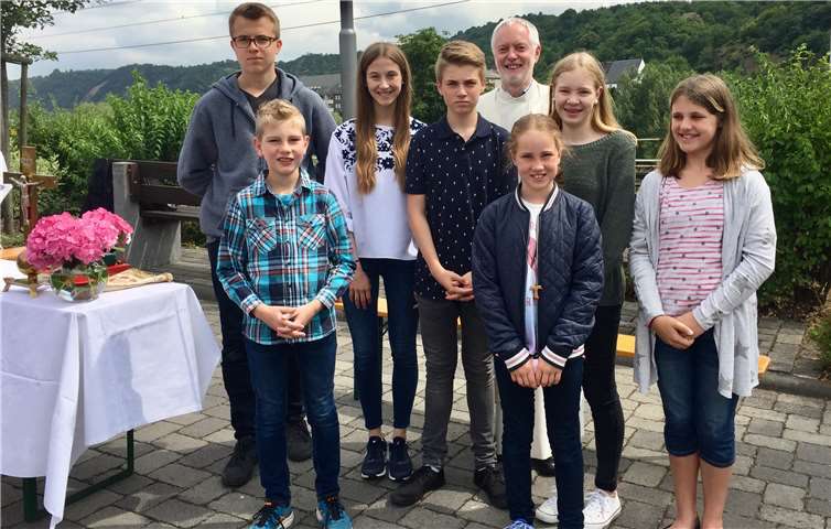 Die neuen Messdiener werden ab jetzt in ihren Dienst eingeführt. Privat