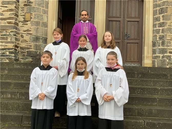 Die neuen Messdienerinnen und Messdiener. Foto: privat