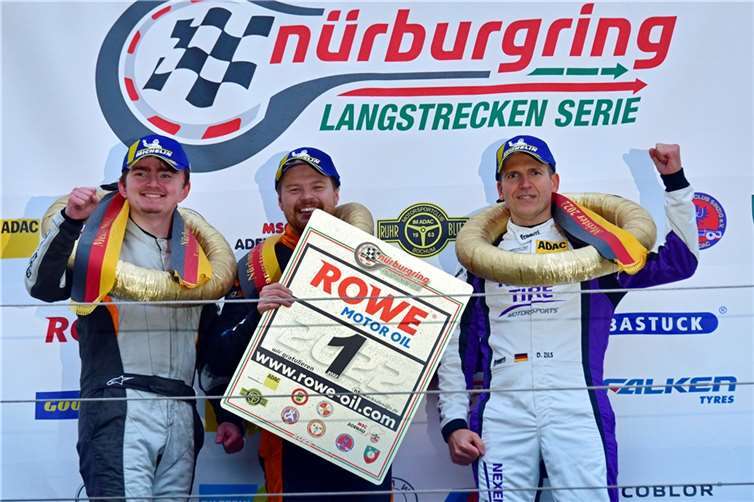 Die neuen NLS-Meister 2022 (v.l.) Sindre Setsaas, Oskar Sandberg und Daniel Zils.  Fotos: BURG