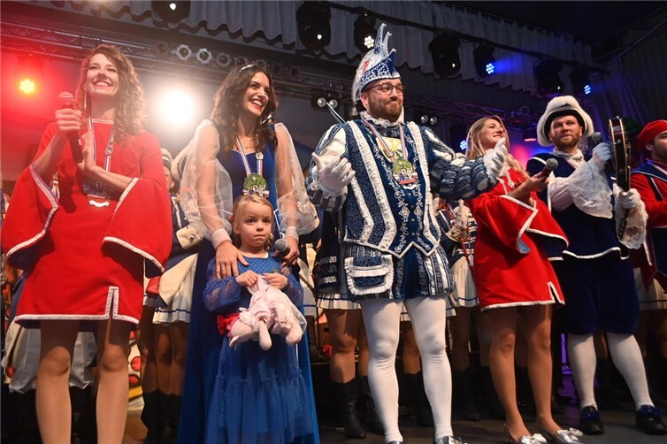 Die neuen Regenten im Kottenheimer Karneval: Prinz Sebastian I. und Prinzessin Elisa I.Fotos: SK