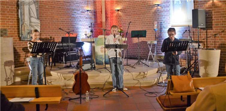 Die neuen Rheinbacher Schulsieger im Vorlesen sorgten für ein amüsantes Vorprogramm. Fotos: Rheinbach liest e.V.