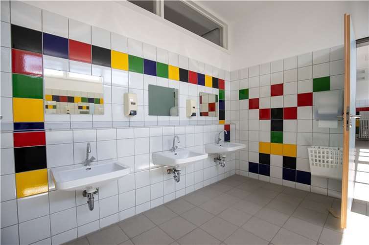 Die neuen Sanitäranlagen für die Kinder.