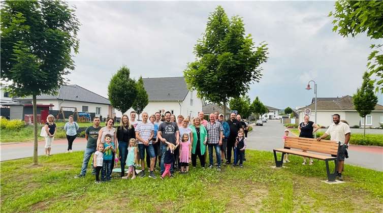 Die neuen Sitzbänke im Kleegartenkreisel.  Foto: Stadt Polch