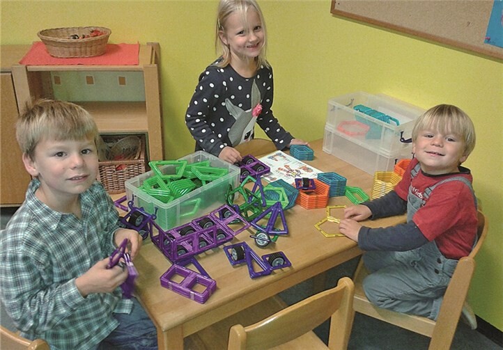 Die neuen Spielsachen für die Kleinsten wurden sofort ausprobiert. Privat