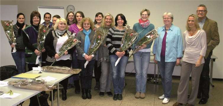 Die neuen Sprachförderkräfte der vhs Neuwied und der VHS der VG Weißenthurm mit Edward Schneider, Leiter der VHS der VG Weißenthurm, Nicole Ling, Dozentin und Prüferin, Ursula Jungblut, Fachbereichsleiterin Sprachen der vhs Neuwied und Ulrike Kretschmer, VHS der VG Weißenthurm. privat