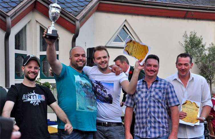 Die neuen Stadtmeister, das Team „Ewig Durscht“.Fotos: J. Luecker (www.foto-shark.com)