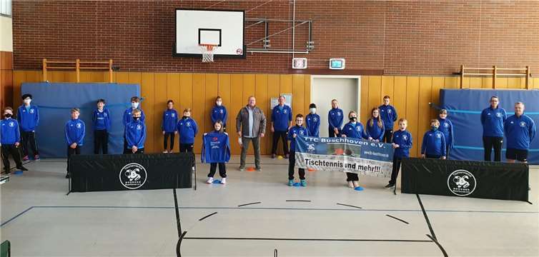 Die neuen Trainingsanzüge.Foto: privat