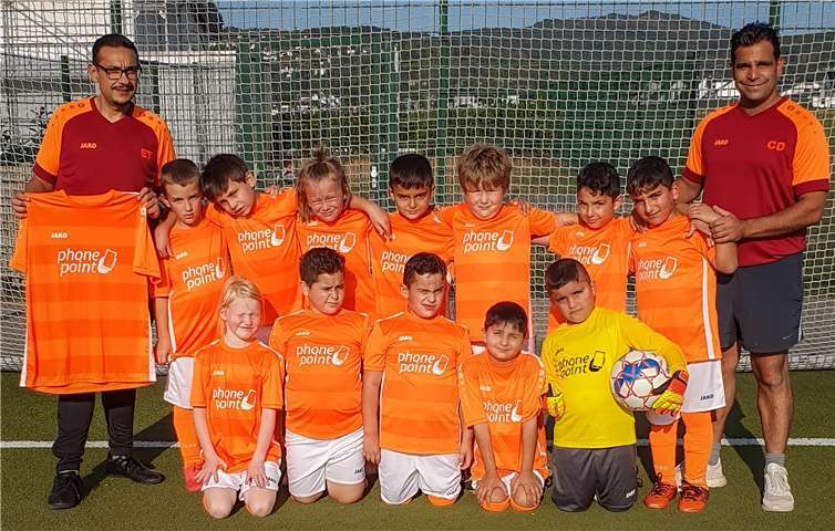 Die neuen Trikots der F2.Quelle: JSG Remagen