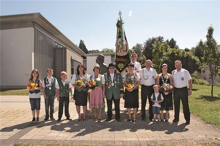 Die neuen Urbarer Majestäten: Königspaar Hermann und Rosi Stiller, Damenkönigin Alexandra Schwickert, Schülerprinz David Grezla.AND