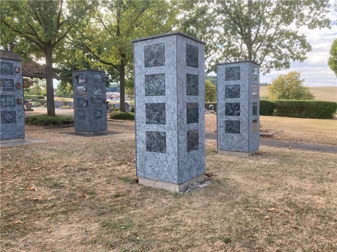 Die neuen Urnenstelen. Foto: privat