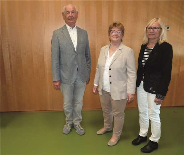 Die neuen Vorsitzenden (Doppelspitze) Lothar Tentler und Hubertine Kammerscheid mit der stellvertretenden Vorsitzenden Monika Hilger aus Thür (rechts).