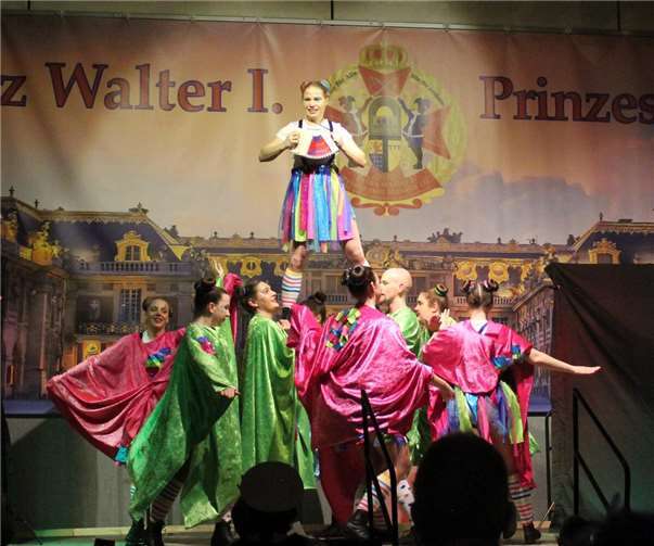 Die neugegründeten „Arzheimer Dorf Dancer“ feierten eine gelungene Premiere