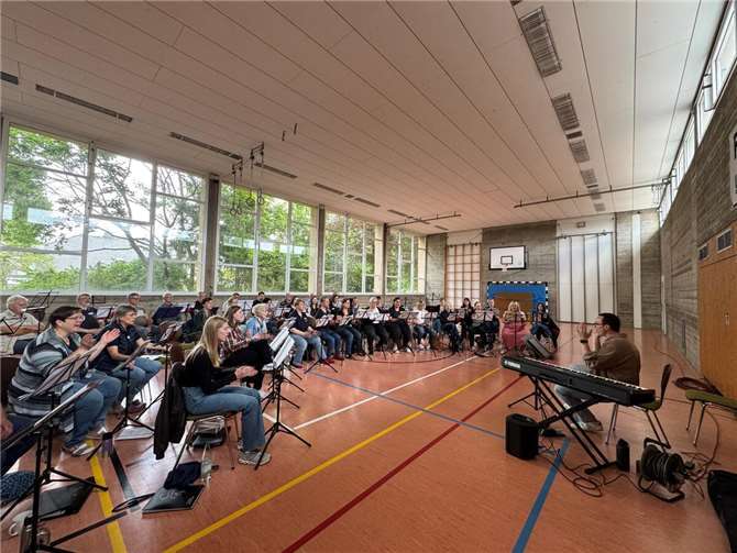 Die offene Chorprobe unter neuer musikalischer Leitung.  Foto: privat