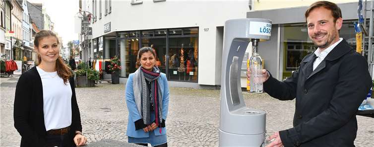 Die offizielle Einweihung des Trinkwasserspenders am Marktplatz fand am Freitag, den 2. Oktober 2020 statt.Foto: RASCH