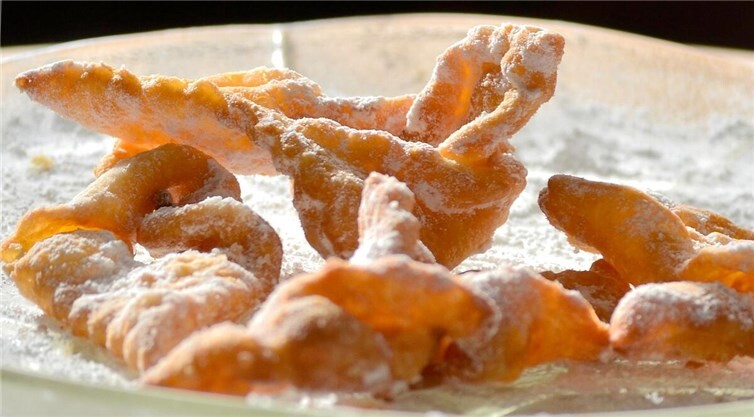 Die polnische „Faworki“ werden auch „Liebesschleifen“ genannt. Foto:pixabay.com