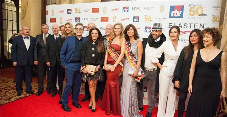 Die prominent besetzte Jury hatte es nicht leicht, sich unter den charmanten Teilnehmerinnen für eine Siegerin zu entscheiden. REUTER