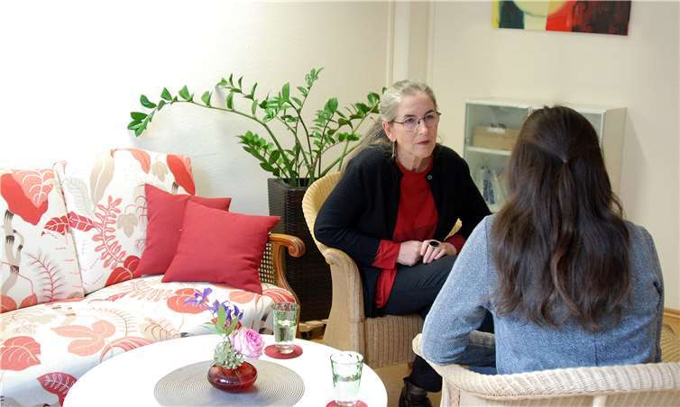 Die qualifizierten Trauerbegleiter*innen des Koblenzer Hospizvereins e.V. nehmen die durch die Corona-Pandemie unterbrochenen Trauergespräche wieder auf und geben der Trauer von An- und Zugehörigen einen Raum. Foto: B. Beisel