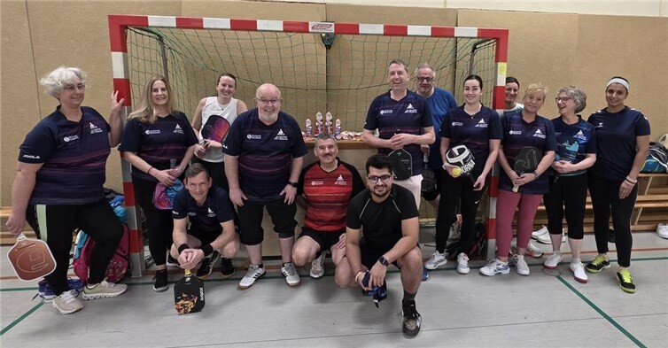 Die recht junge Trendsportart erfreut sich im Raum Koblenz wachsender Beliebtheit, bei der die Geselligkeit und das soziale Miteinander nicht zu kurz kommen. Foto: TV Pfaffendorf