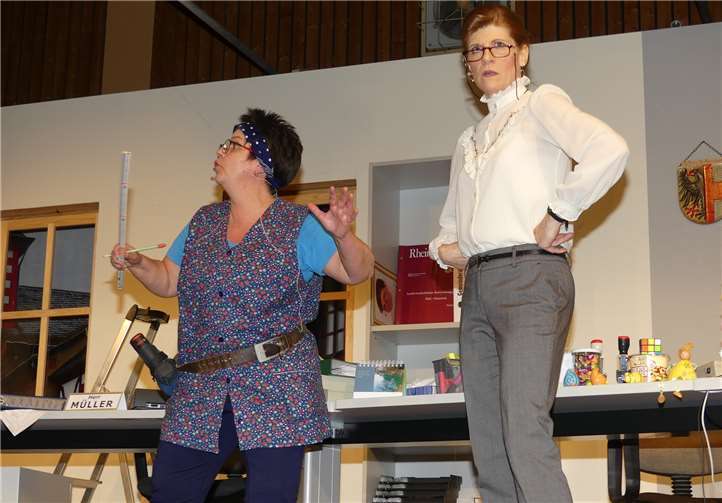 Die resolute Rathausputze und Labertasche Regine Nussbaum zeigt der Bürgermeisterin ihre Grenzen auf.