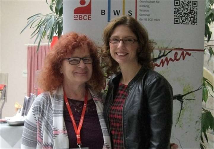 Die rheinland-pfälzische Ministerin für Arbeit, Gesundheit und Demografie, Sabine Bätzing-Lichtenthäler mit der Hedi Schenk, Vorsitzende der Bendorfer BCE-Gewerkschaftssenioren. Privat