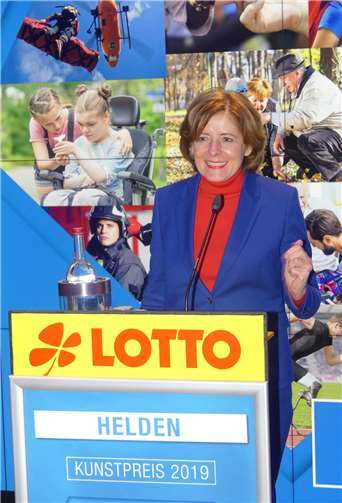 Die rheinland-pfälzische Ministerpräsidentin Malu Dreyer eröffnete die Preisverleihung mit ihrer Begrüßungsansprache.