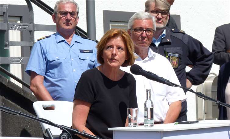 Die rheinland-pfälzische Ministerpräsidentin Malu Dreyer sicherte weiterhin die Hilfe des Landes zu.