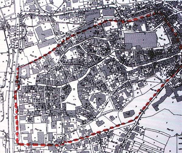 Die rot gestrichelte Linie umfasst das vorläufige Untersuchungsgebiet für das Förderprogramm. DL