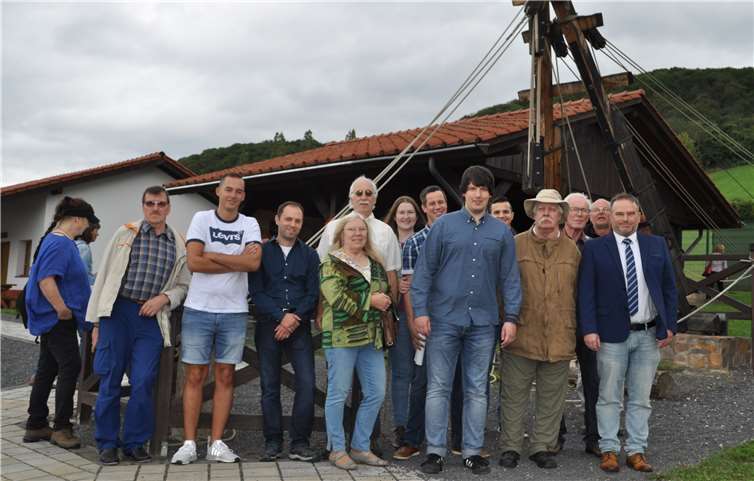 Die rund 20 Interessenten informierten sich in Rheinbrohl über die Geschichte der Region. Foto: privat