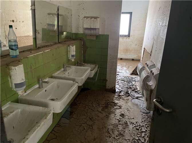 Die sanitären Anlagen wenige Wochen nach der Flut. Foto: ROB